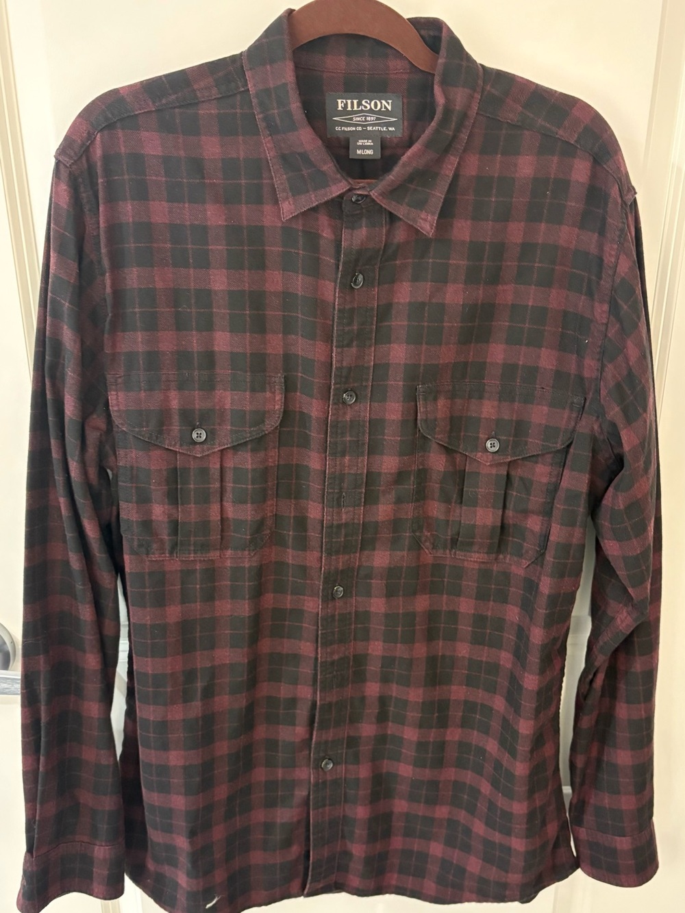 Filson Men's Lightweight Alaskan Guide Shirt Black/Burgundy Heather Plaid M Long